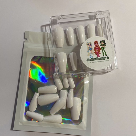 Baddie Beauty All White Press On Nails - Picture 3 of 4